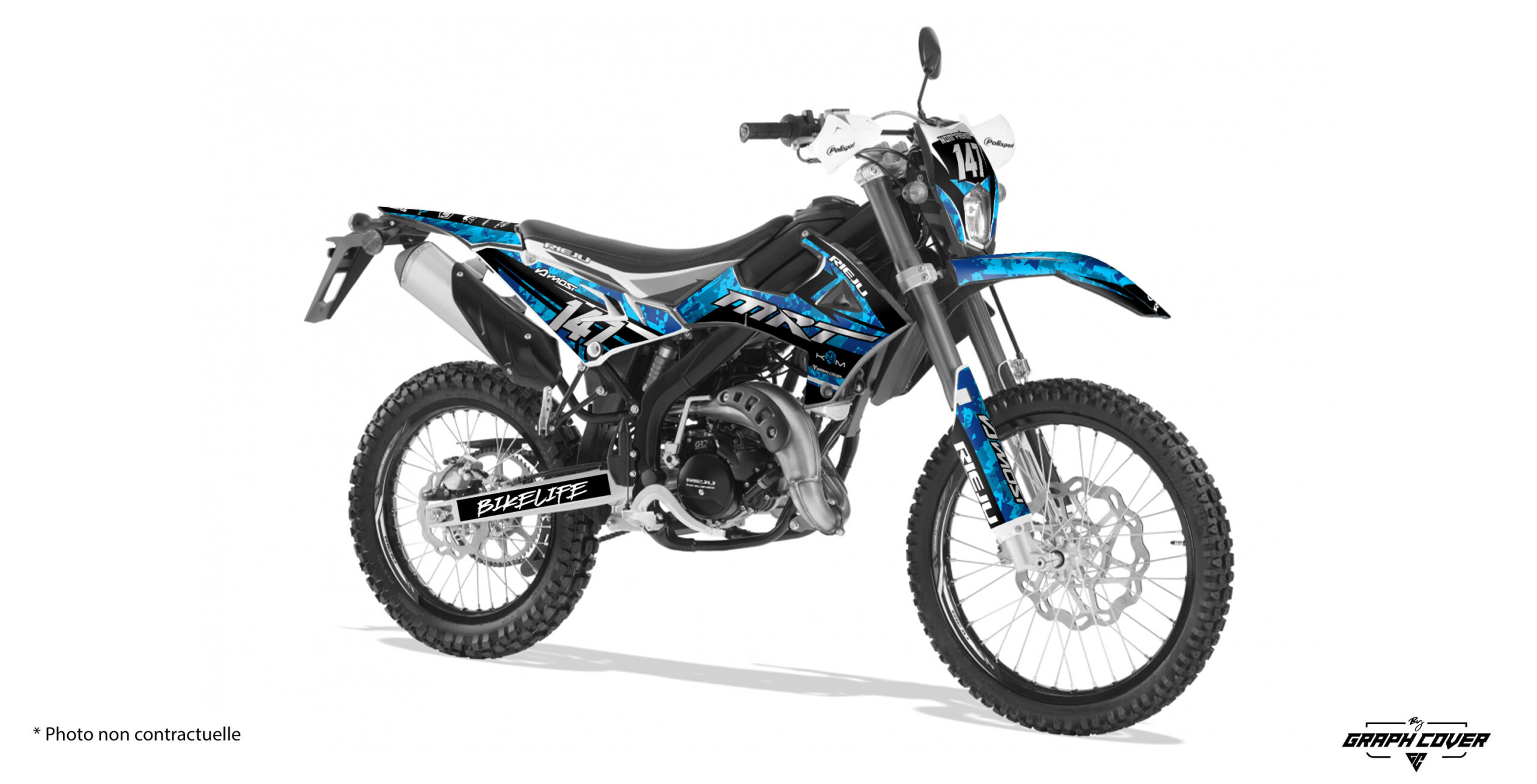 MRT-50----22-à-23-Wix-Bleu_3D Sublime ton deux-roues avec le Kit déco 50cc Rieju MRT – Design Wix, une création Graph Cover pensée pour les pilotes qui aiment se démarquer.