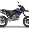 Kit décoration 50cc imprimés sur des matériaux de qualité, offrant une durabilité exceptionnelle. Donnez une touche unique à votre Derbi Senda Xtreme