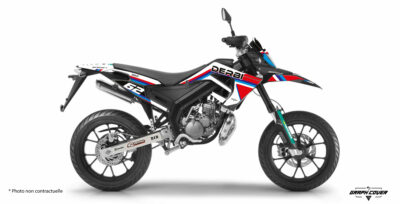 Kit décoration 50cc imprimés sur des matériaux de qualité, offrant une durabilité exceptionnelle. Donnez une touche unique à votre Derbi Senda Xtreme