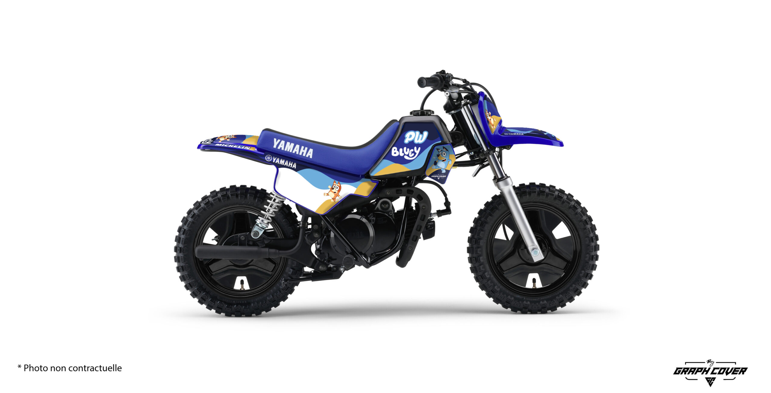 PW-50-Blue_3D Ajoutez une touche ludique et colorée à la moto de votre enfant avec le Kit déco PW 50 Blue ! Design joyeux, aux tons de bleu et jaune.
