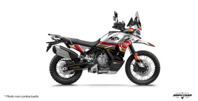 Le kit déco MTX 800 CF Moto donne à votre trail un look d’aventurière taillée pour la performance. Le design Lucky rend hommage à l’univers du rallye-raid.