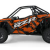 Impose ton style et affirme ta présence sur chaque terrain avec le Kit déco RZR Pro XP– Design Stealth qui s’inspire des motifs militaires contemporains.