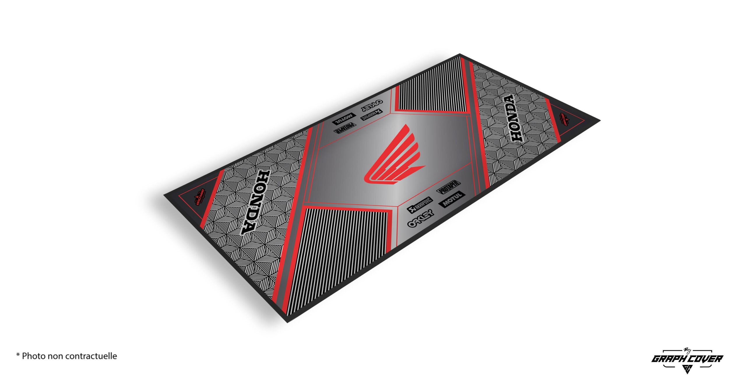 La signature de la performance japonaise. Le tapis moto personnalisable Honda Modèle 3 incarne la fiabilité et la puissance légendaire de la marque ailée.