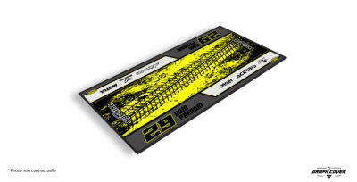 Exprime ton passion pour la performance avec ce tapis moto Triumph personnalisé, un modèle pensé pour les pilotes qui allient puissance, style et respect des normes environnementales.